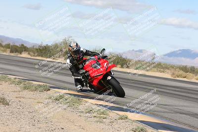 media/Nov-16-2025-Race Pace (Sun) [[8c5fa54630]]/Non Verified Riders (1st 20 Minutes)/3-Turn 3 Inside (11am)/